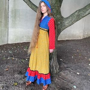 GUNNE SAX Original 1969 black label hooded dress